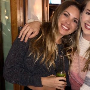 Meet your Posher, Hilary